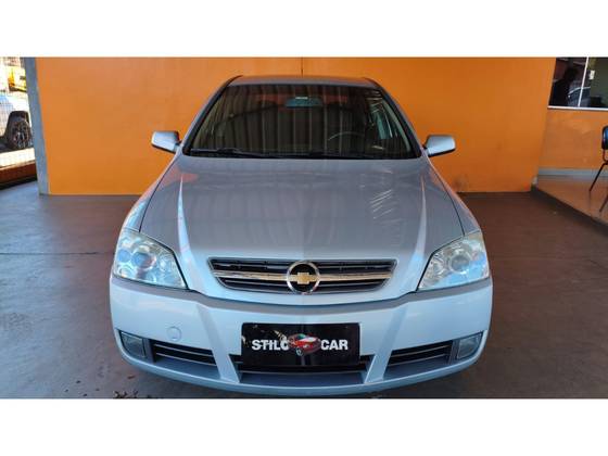 CHEVROLET ASTRA 2.0 MPFI ADVANTAGE 8V FLEX 4P MANUAL CHEVROLET ASTRA 2.0 MPFI ADVANTAGE 8V FLEX 4P MANUAL